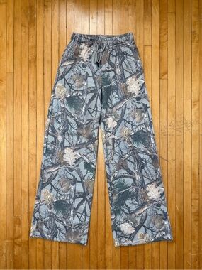 Blue Riot XO Camouflage Tree Wide Leg Women Sweatpants Sz. S